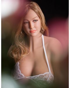 Ultimate Fantasy Dolls Bianca
