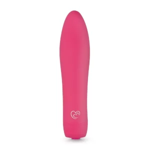 Vibrator met oplader en zachte bewaarzak op een nachtkastje