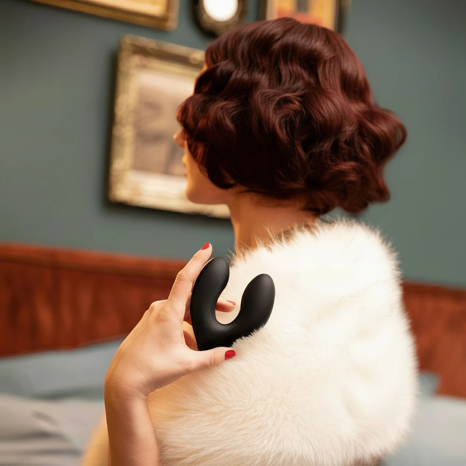 Zwarte wearable vibrator van Rosy Gold met afstandsbediening